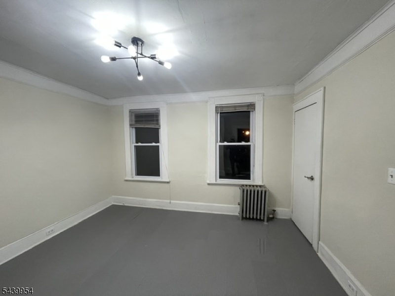 32 Oak Ave Property Photo 6