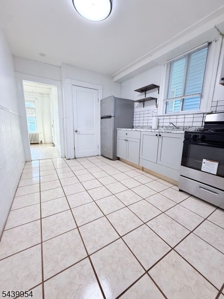 32 Oak Ave Property Photo 9
