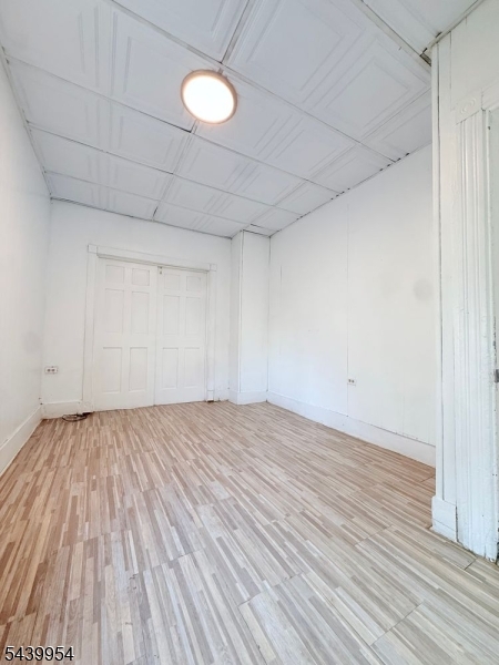 32 Oak Ave Property Photo 13