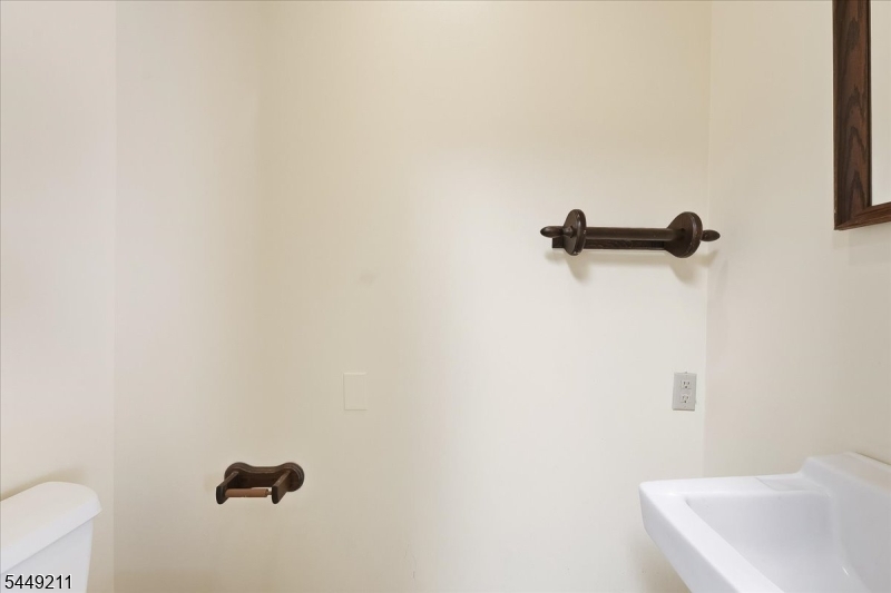 570 Mountain Ave 2 Property Photo 10
