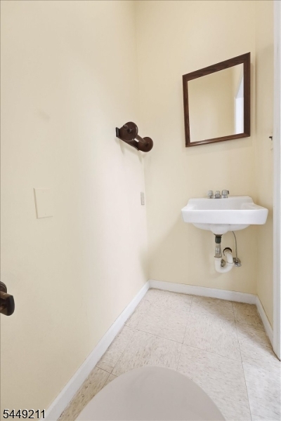 570 Mountain Ave 2 Property Photo 11