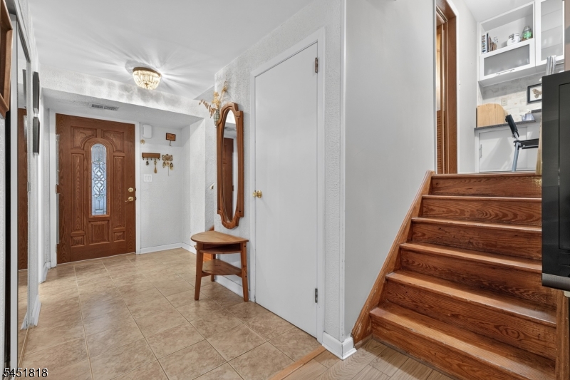 8 Growney St Property Photo 3