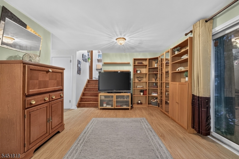 8 Growney St Property Photo 5