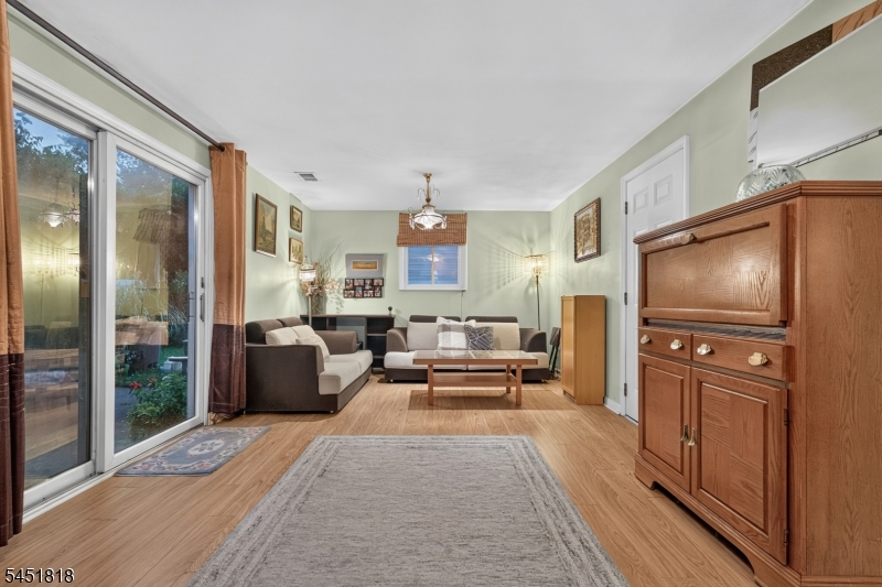 8 Growney St Property Photo 6