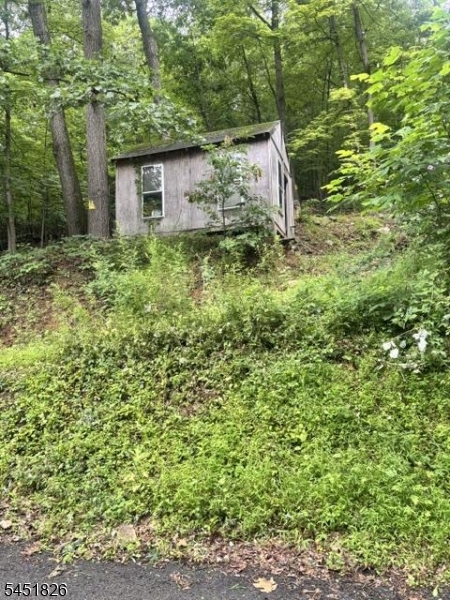 28 Roosevelt Ave Property Photo 2