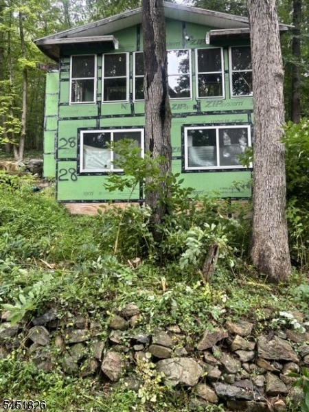 28 Roosevelt Ave Property Photo 4