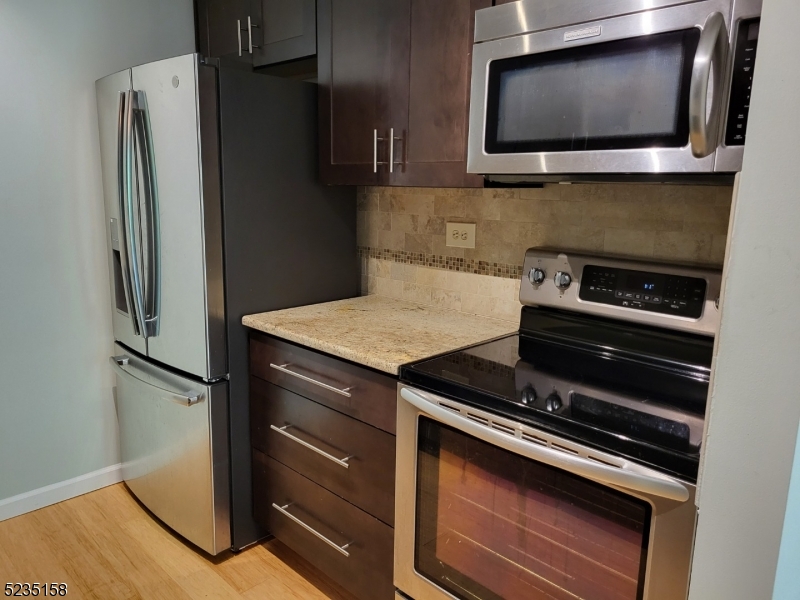 300 Main St 113 Property Photo 5