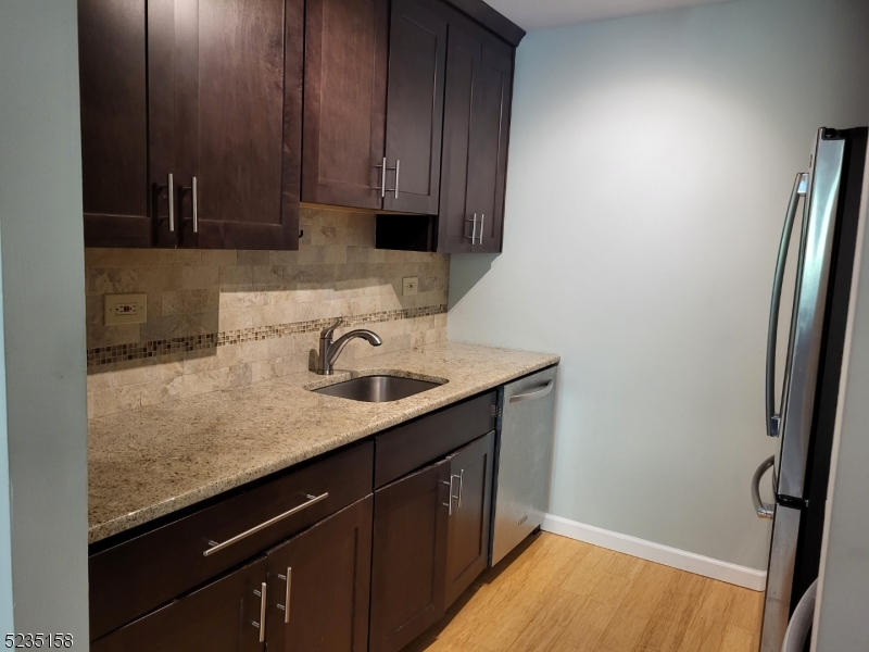 300 Main St 113 Property Photo 6