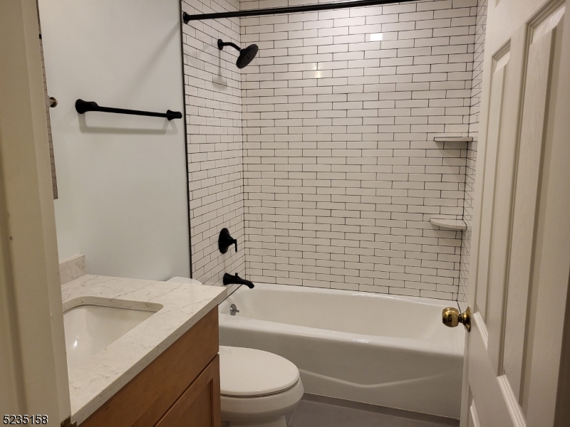 300 Main St 113 Property Photo 14