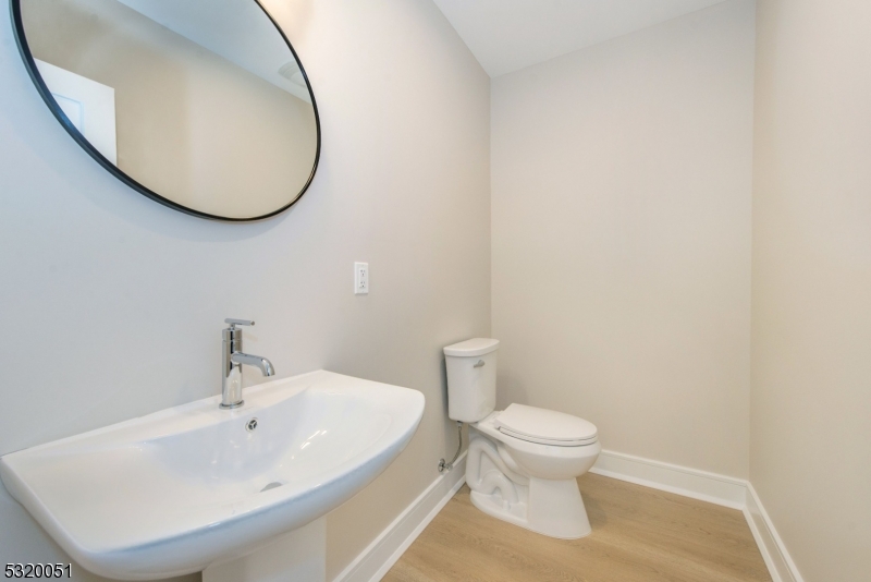 6 Elm St 14 Property Photo 14