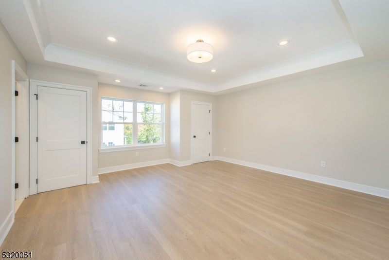 6 Elm St 14 Property Photo 16
