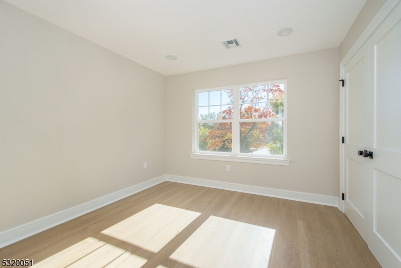 6 Elm St 14 Property Photo 21