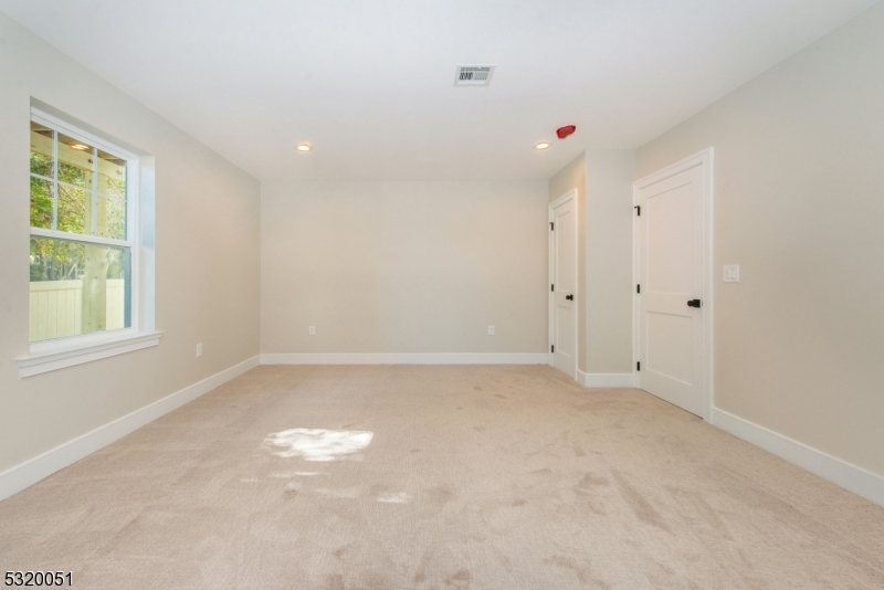 6 Elm St 14 Property Photo 24