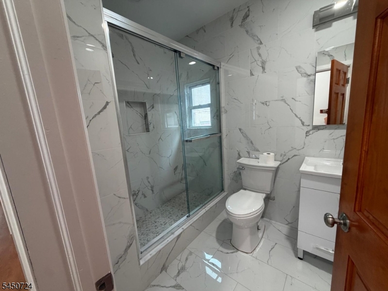 49 Mercer St Property Photo 4