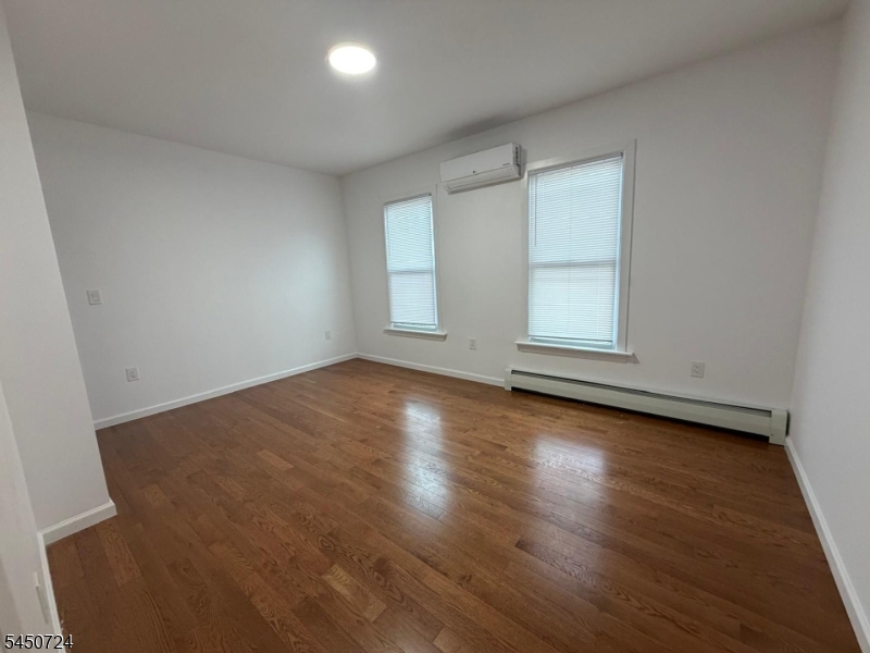 49 Mercer St Property Photo 5