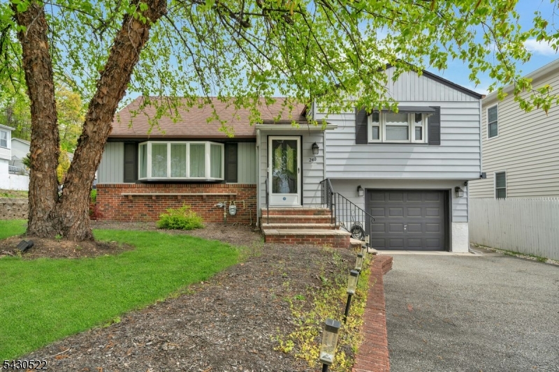 240 Gordon Ave Property Photo 1