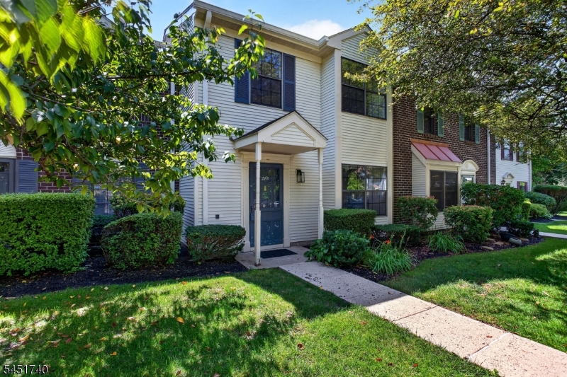 285 Penns Way Property Photo 1