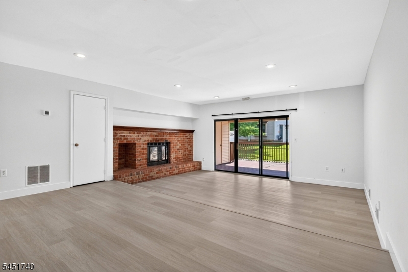 285 Penns Way Property Photo 6