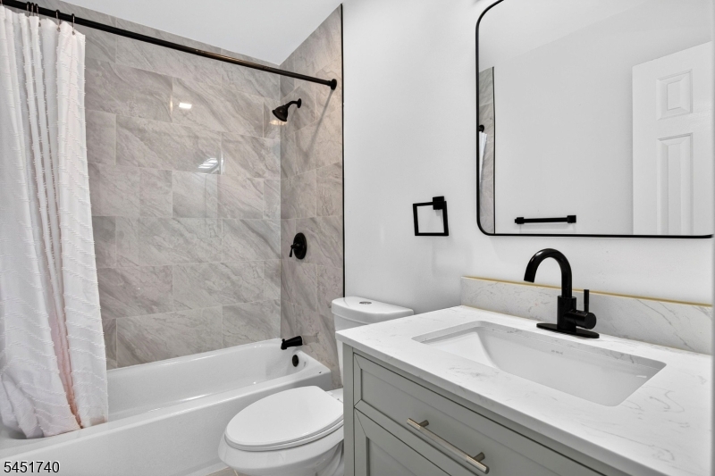 285 Penns Way Property Photo 18