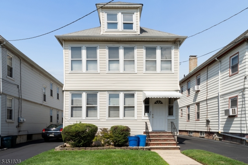 537 Maple Ave Property Photo 2