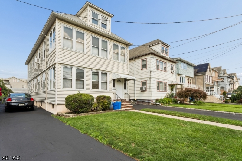 537 Maple Ave Property Photo 4