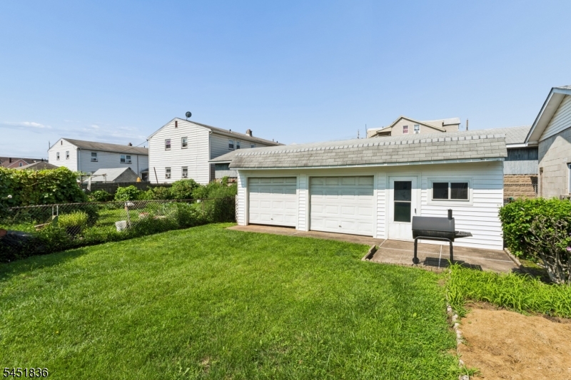 537 Maple Ave Property Photo 36