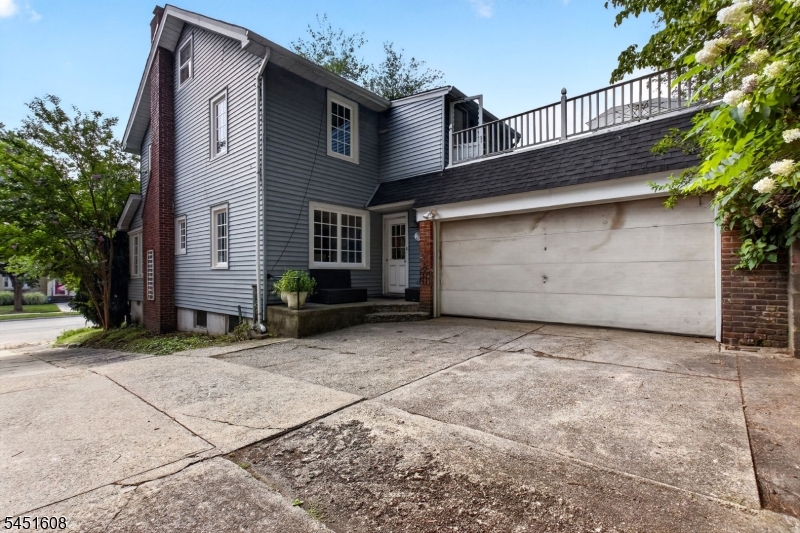 772 Broad St Property Photo 33
