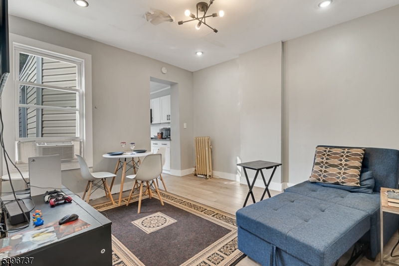 14 Crown St Property Photo 9