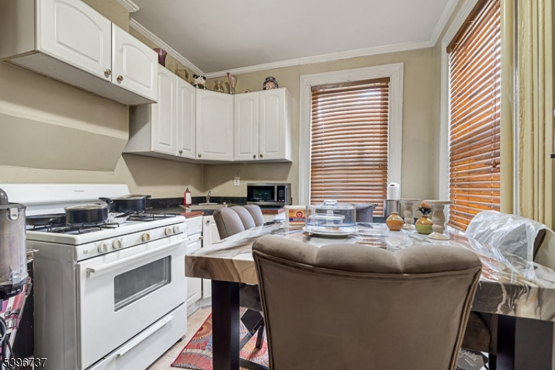 14 Crown St Property Photo 15