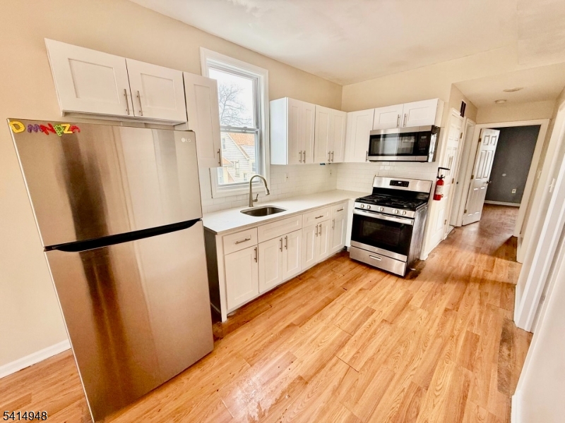 52 Montrose Ter Property Photo 4