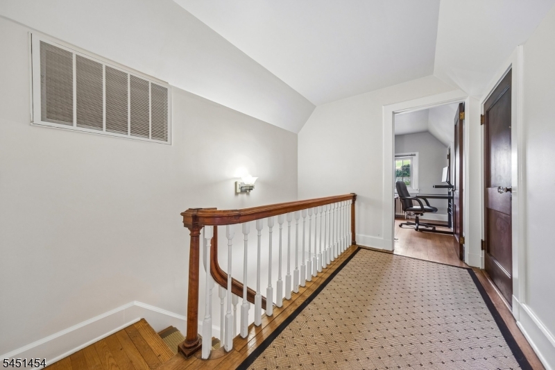 1041 Kenyon Ave Property Photo 34