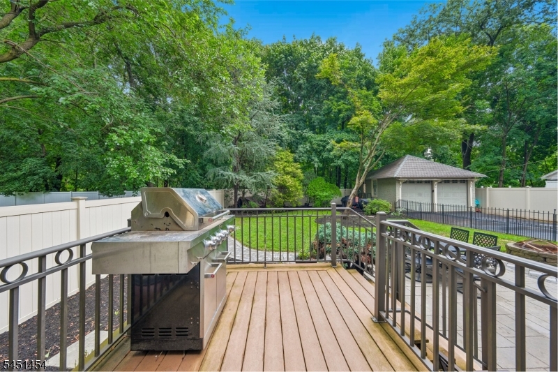 1041 Kenyon Ave Property Photo 39