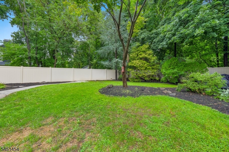 1041 Kenyon Ave Property Photo 46