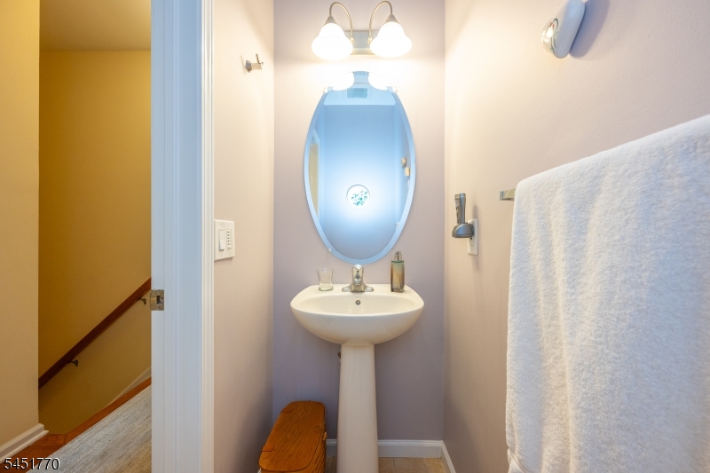 814 River Pl Property Photo 4