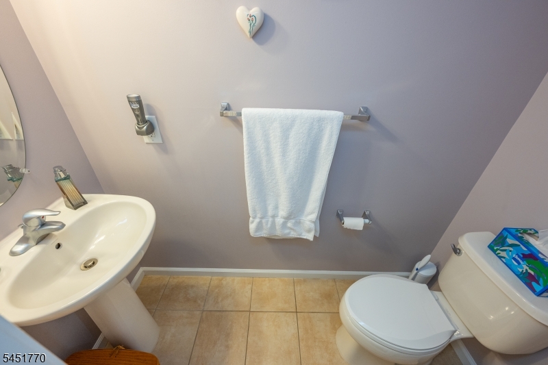 814 River Pl Property Photo 5