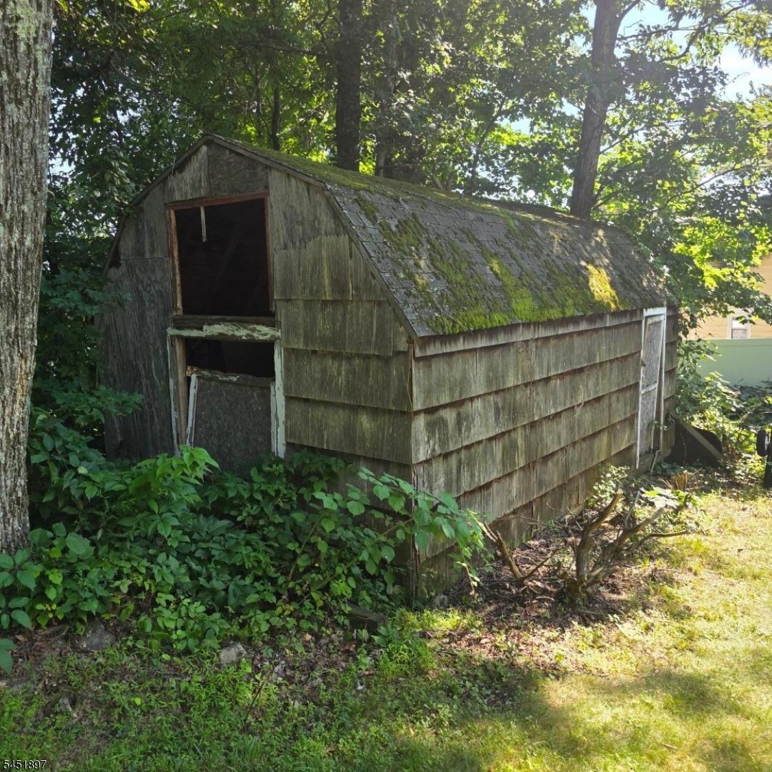 213 Annisquam Rd Property Photo 11