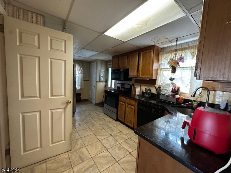 1129 Caldwell Ave Property Photo 9