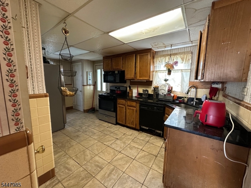 1129 Caldwell Ave Property Photo 10
