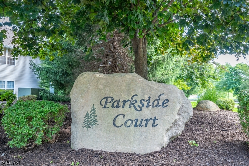 10 Parkside Ct Property Photo 1
