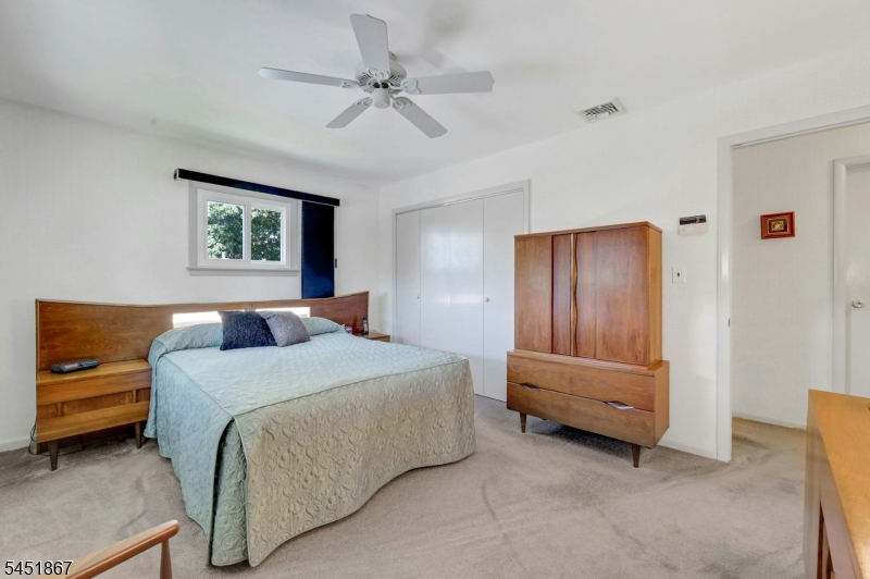 37 Hilltop Ter Property Photo 11