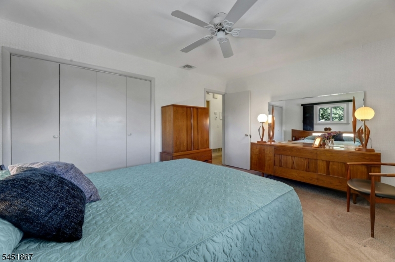37 Hilltop Ter Property Photo 12