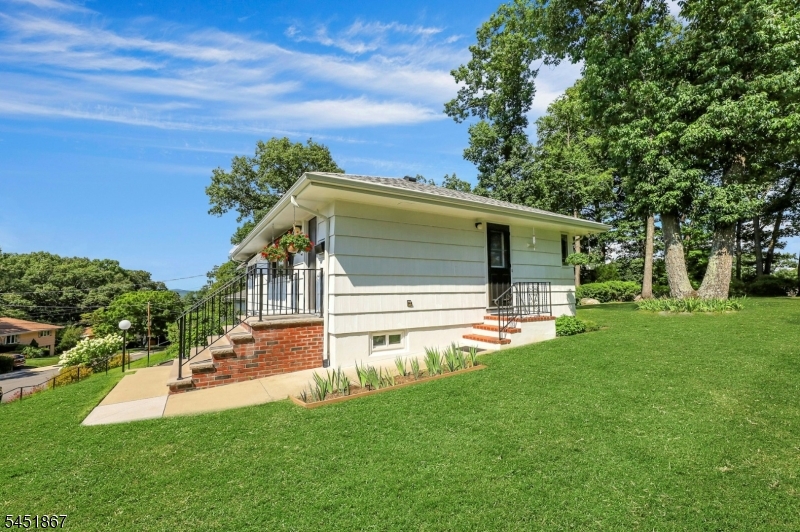 37 Hilltop Ter Property Photo 20