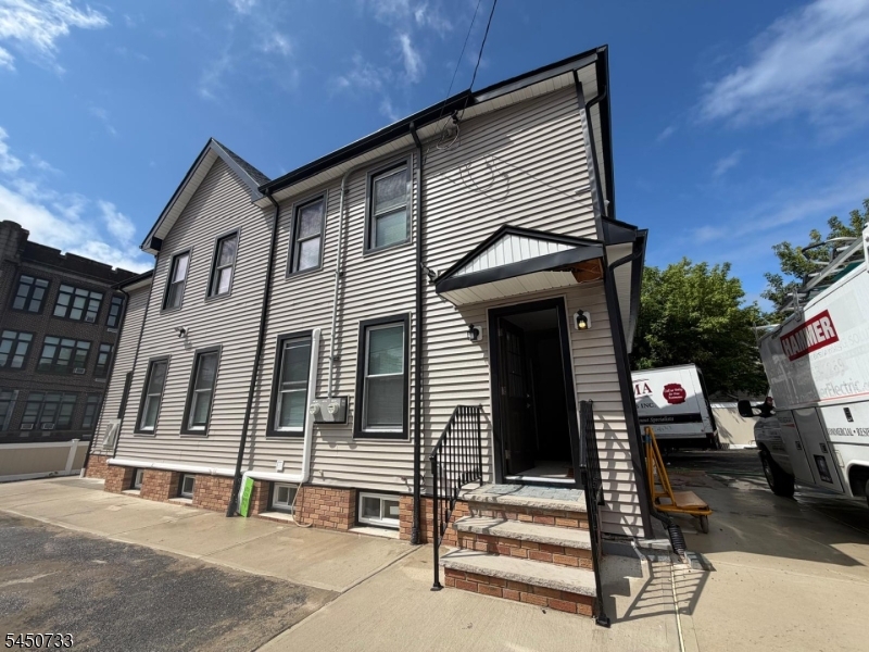 49 Mercer St Property Photo 1