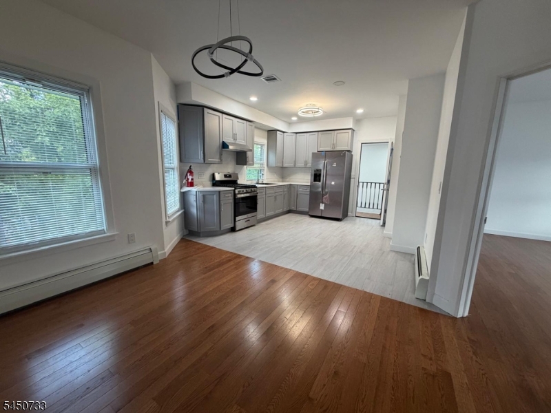 49 Mercer St Property Photo 2