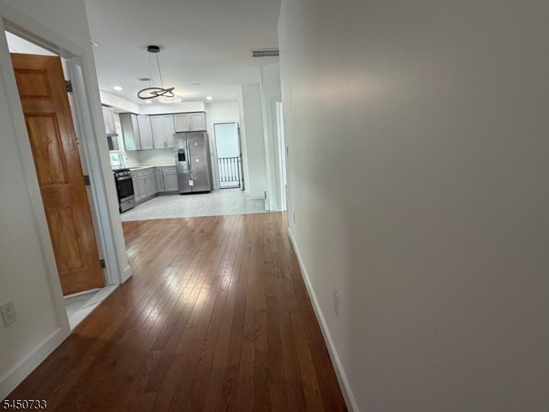 49 Mercer St Property Photo 7