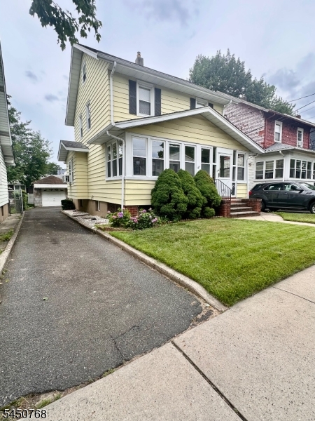 15 Katherine Ave Property Photo 3