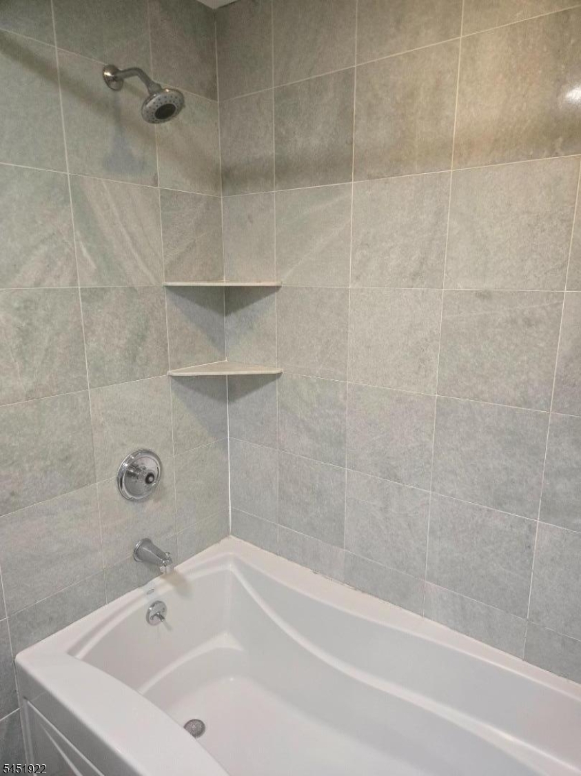 14 Larch St Property Photo 5