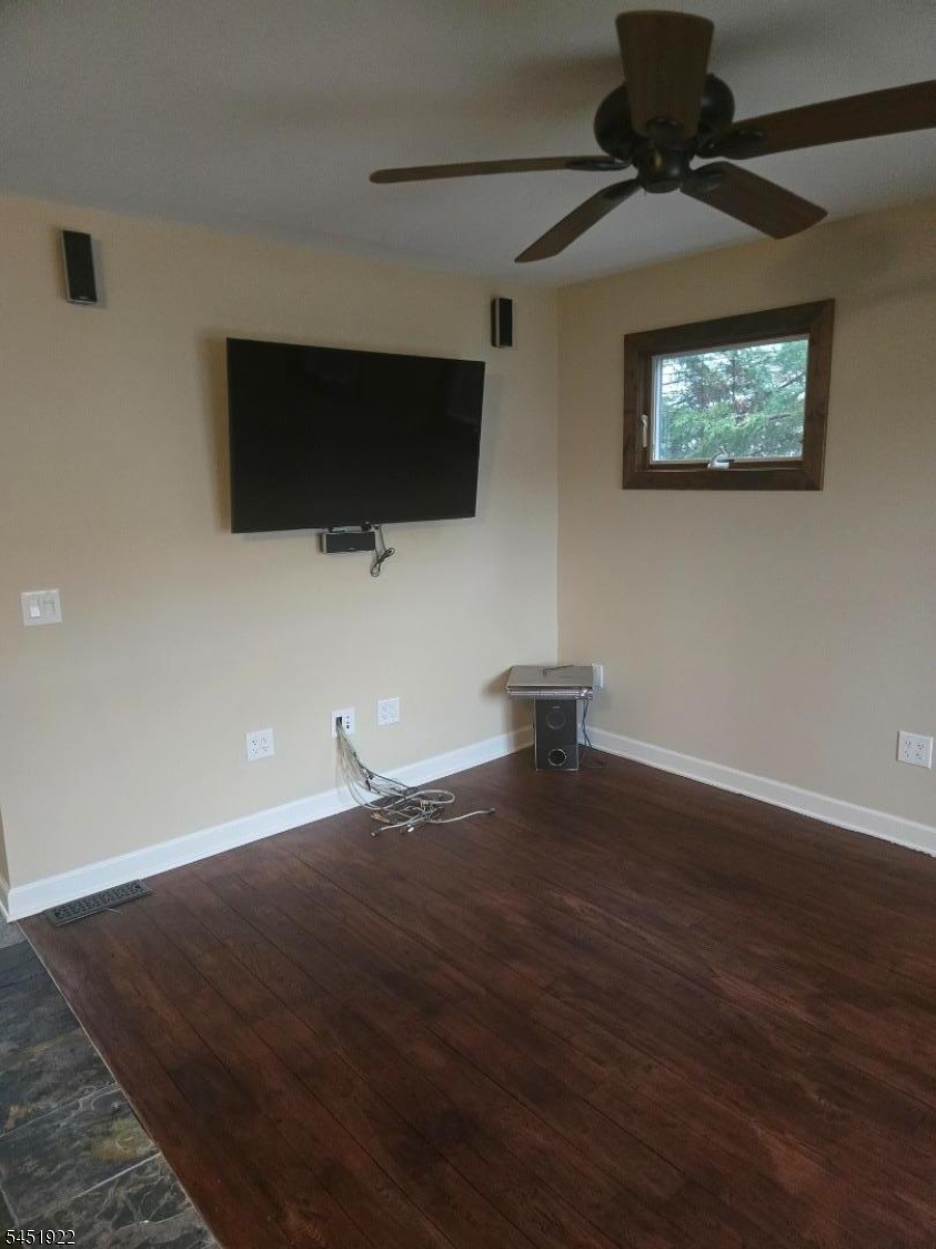 14 Larch St Property Photo 17