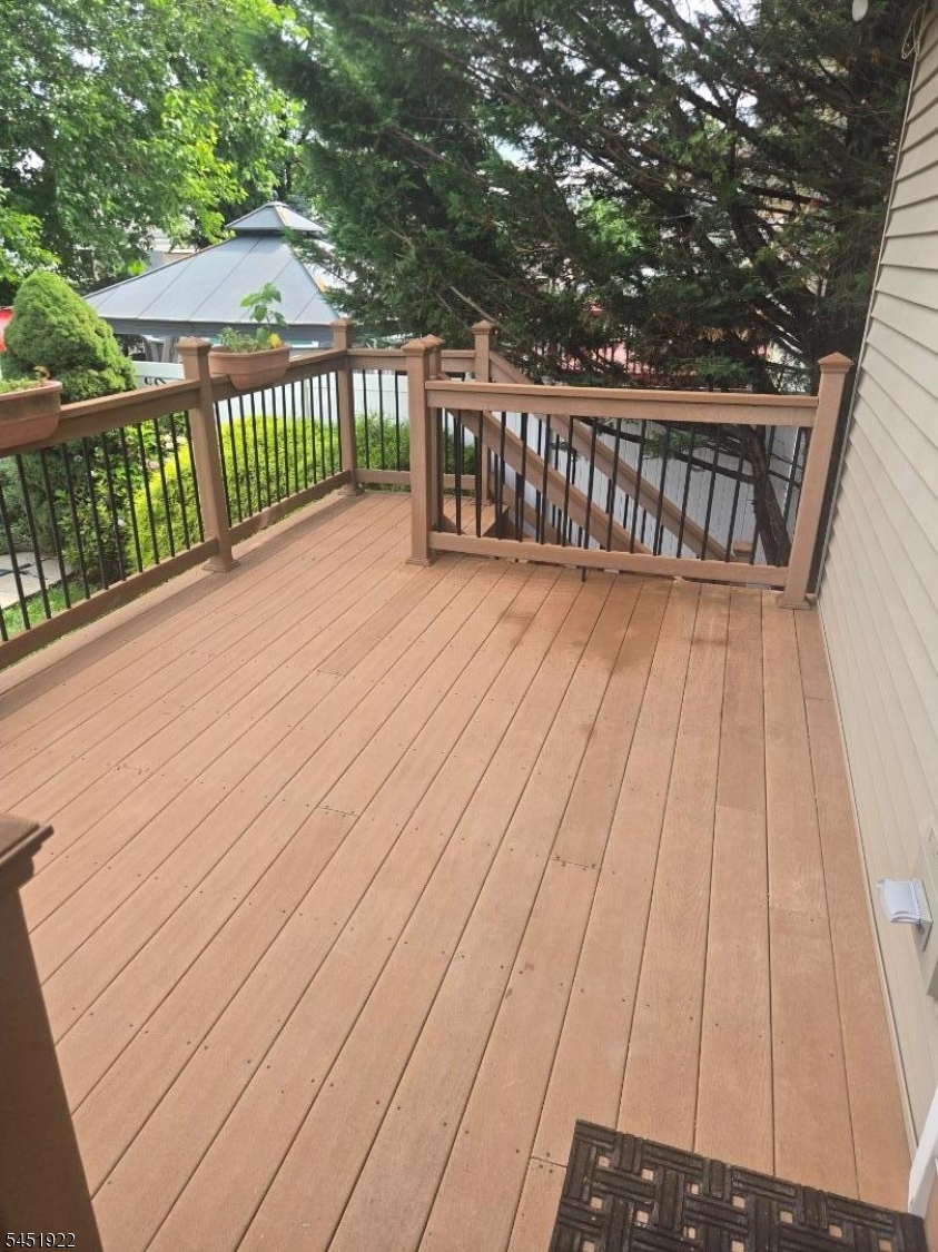 14 Larch St Property Photo 23