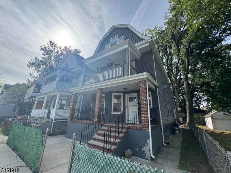 285 Amherst St Property Photo 1